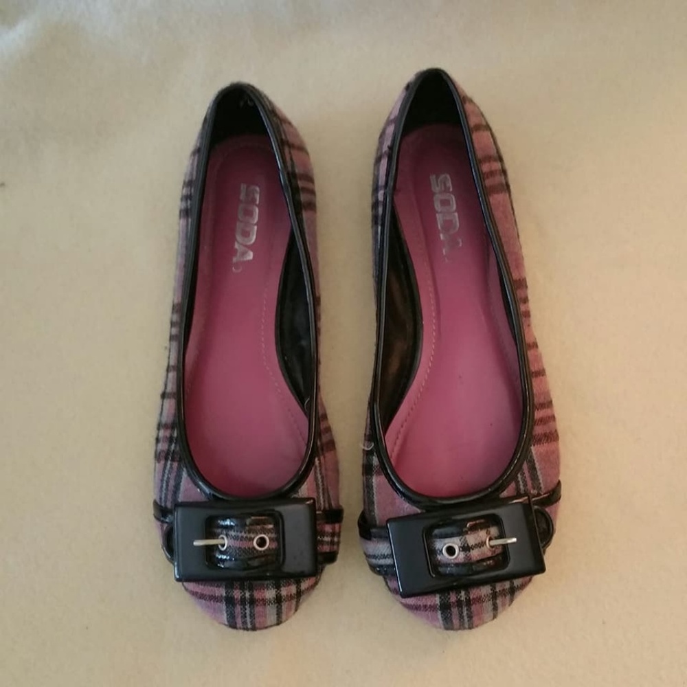 Soda Plaid Flats sz 5